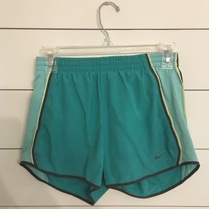 Nike women’s tempo shorts